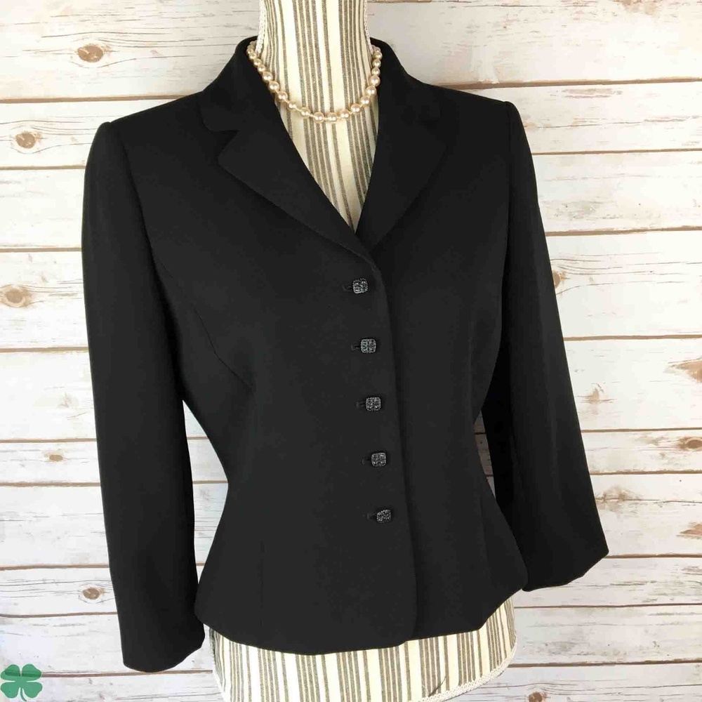 Tahari Black Blazer Size 6P - Picture 2 of 8